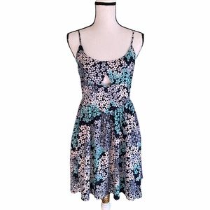 NWT Somedays Lovin Floral Dress. Size Medium